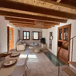 Maria's Dream House 시미